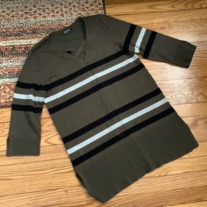 Roz & Ali Black & Green Sweater